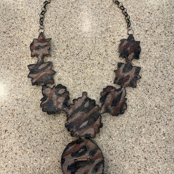 ⭐️⭐️ Deepa Gurnani⭐️⭐️ Dora Beaded Necklace - Picture 10 of 10